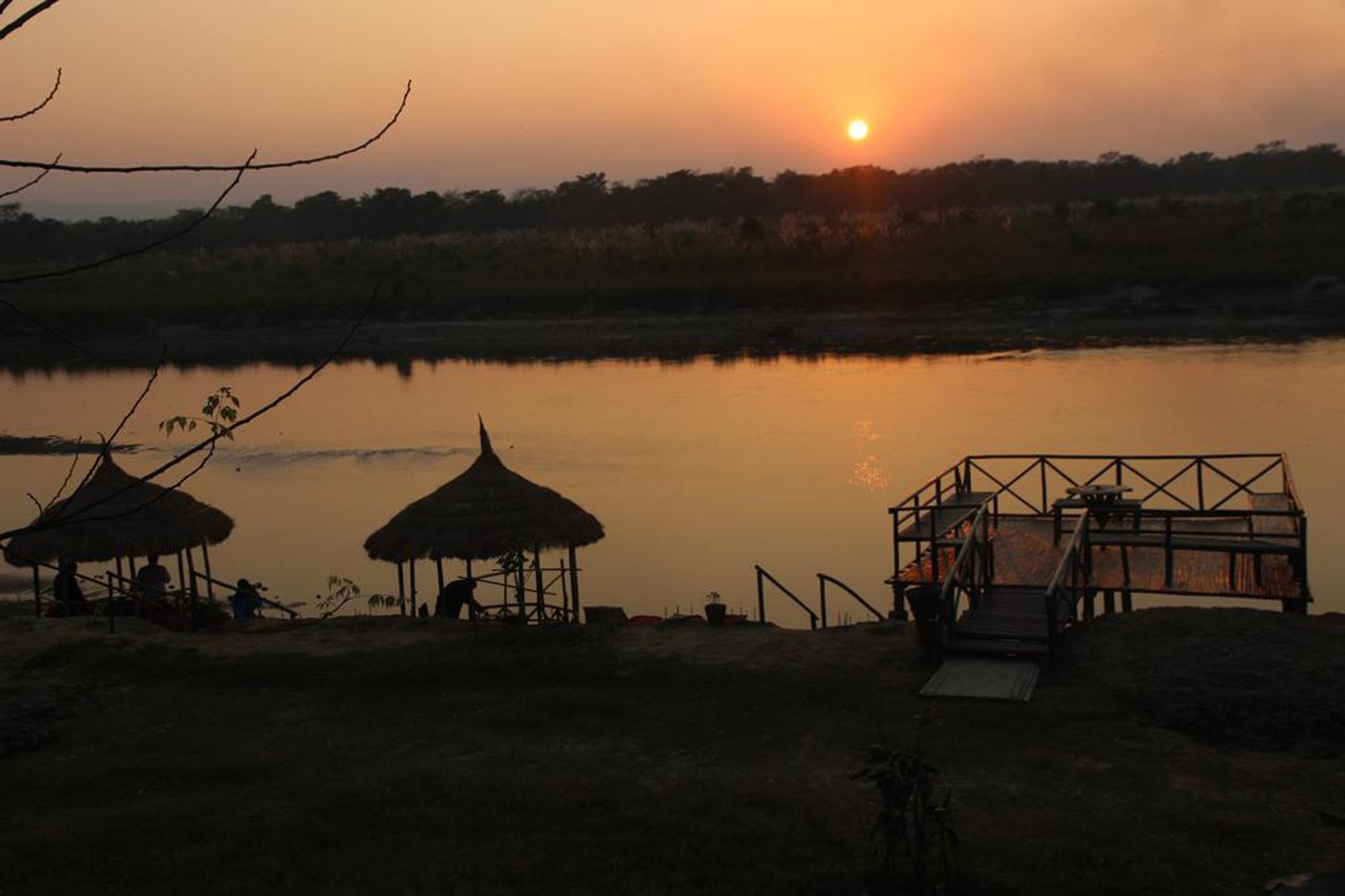 Jungle Sunset Camp Hotel Sauraha Eksteriør billede